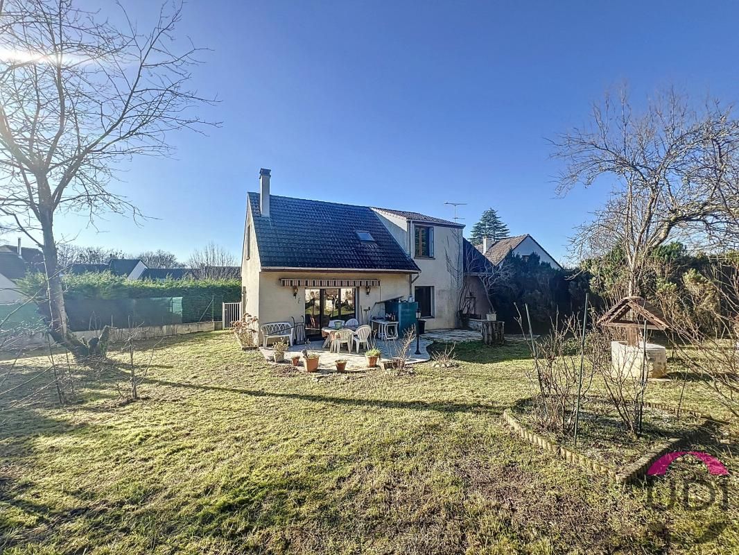 4 bedrooms House in Guigneville-sur-Essonne, France No. 151511