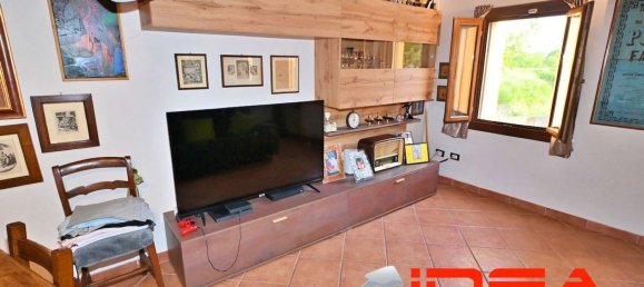 3 bedrooms Apartment in Modena, Italy No. 331406 8