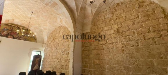 145m² Commercial property in Lecce, Italy No. 348218 8