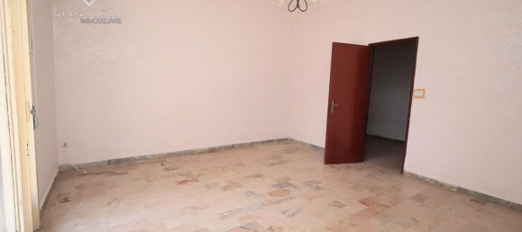 3-salle Maison à Palagonia, Italy No. 236702 12