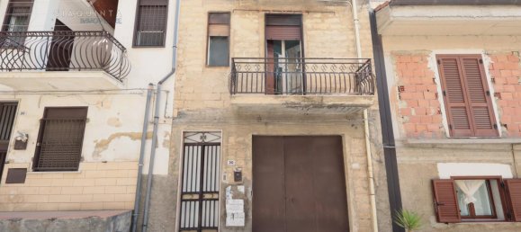 3-salle Maison à Palagonia, Italy No. 236702 2