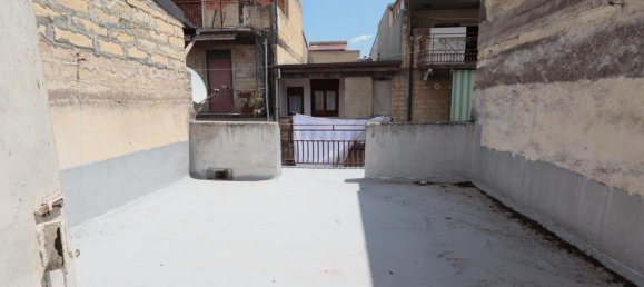 3-salle Maison à Palagonia, Italy No. 236702 26