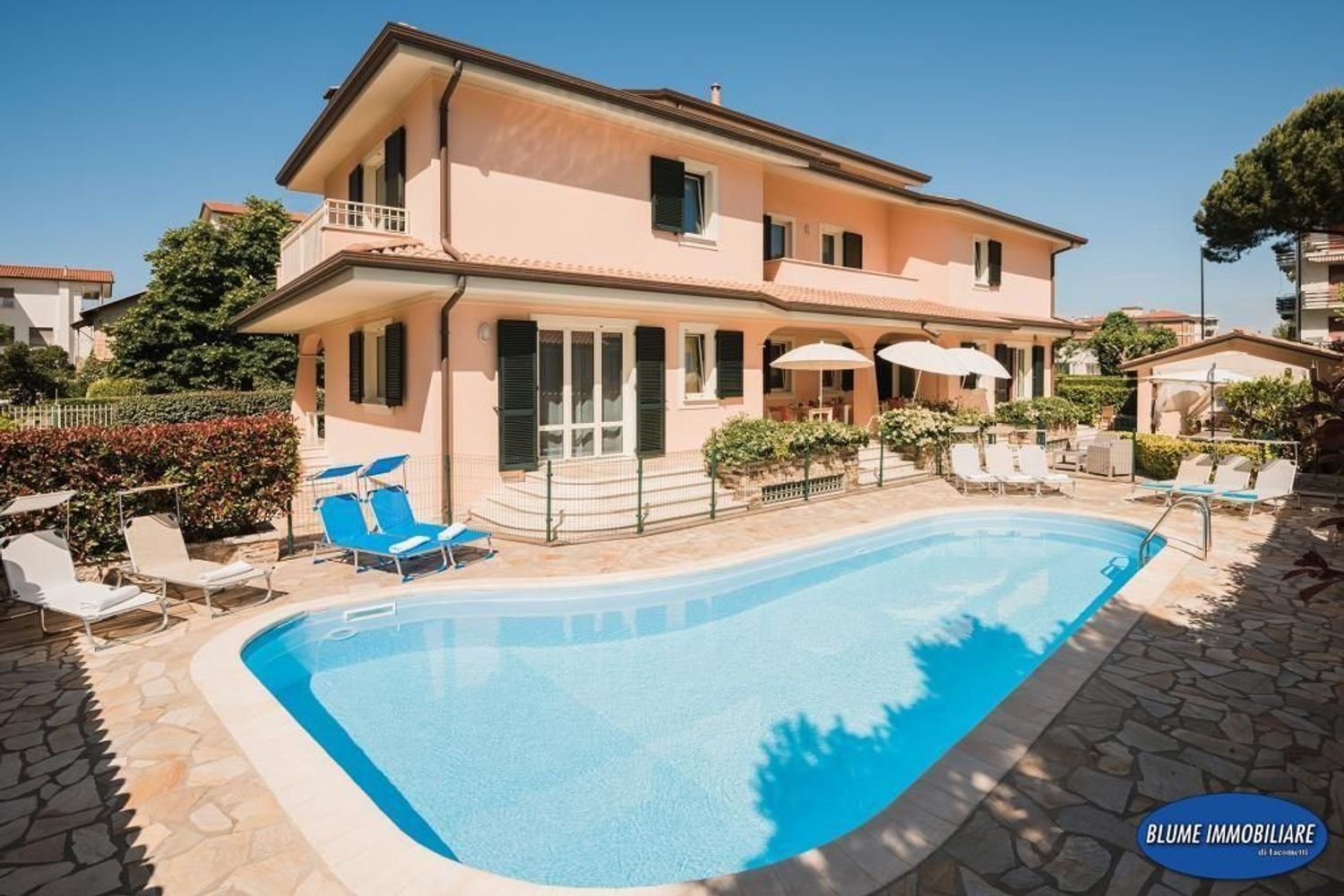 15 bedrooms Villa in Camaiore, Italy No. 399092