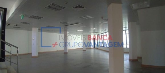 1224m² Building in Vila Real, Portugal No. 70804 5
