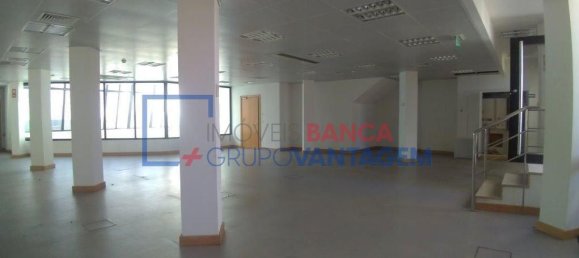 1224m² Building in Vila Real, Portugal No. 70804 6