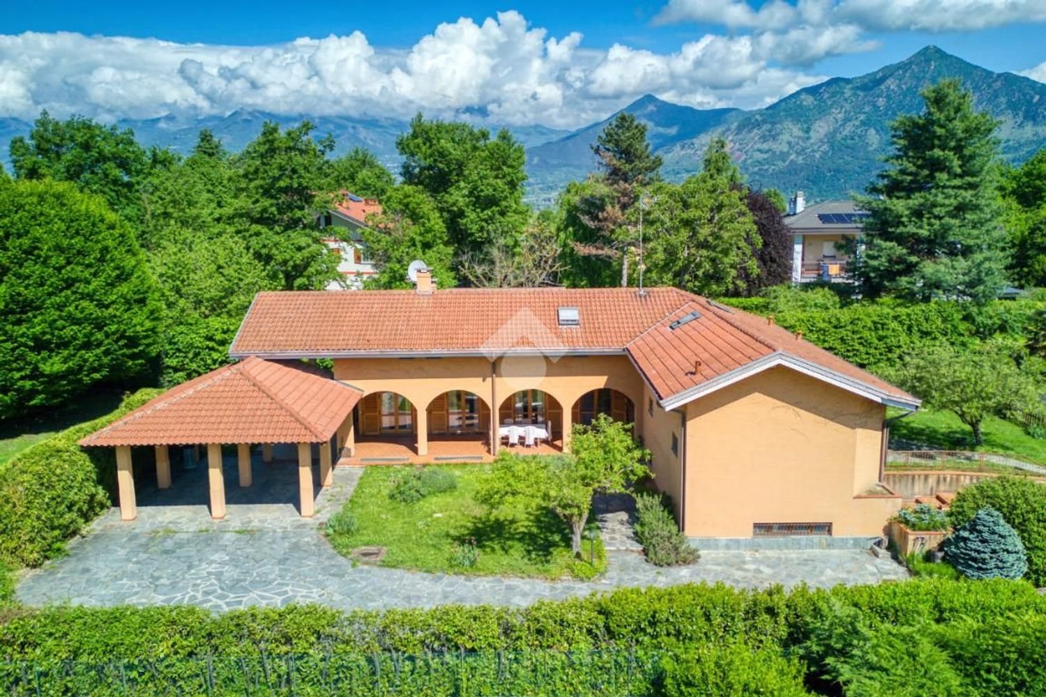 Villa de 15 habitaciónes en Rosta, Italy No. 269436