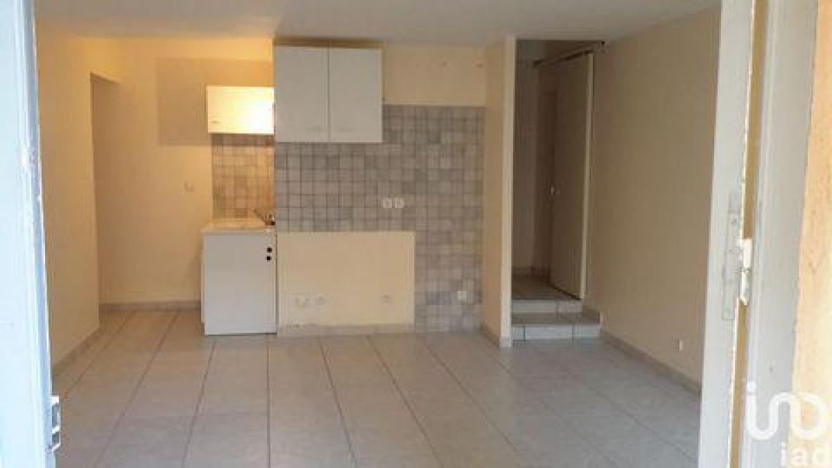 4 chambres Condo à Uchaud, France No. 29076