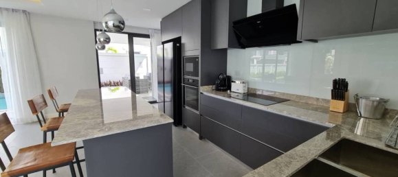 4 chambres house à louer à Pattaya, Chonburi, Eastern Thailand, Thailand № 11791 14