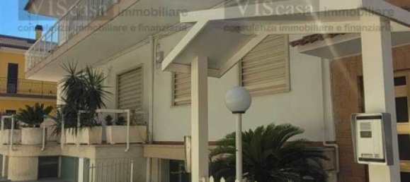 Дом с 5 спальнями в Битритто, Италия № 377958 14