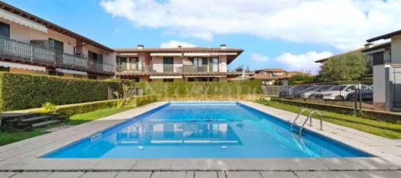 3غرفة شقة في Moniga del Garda, Italy رقم 5467 2