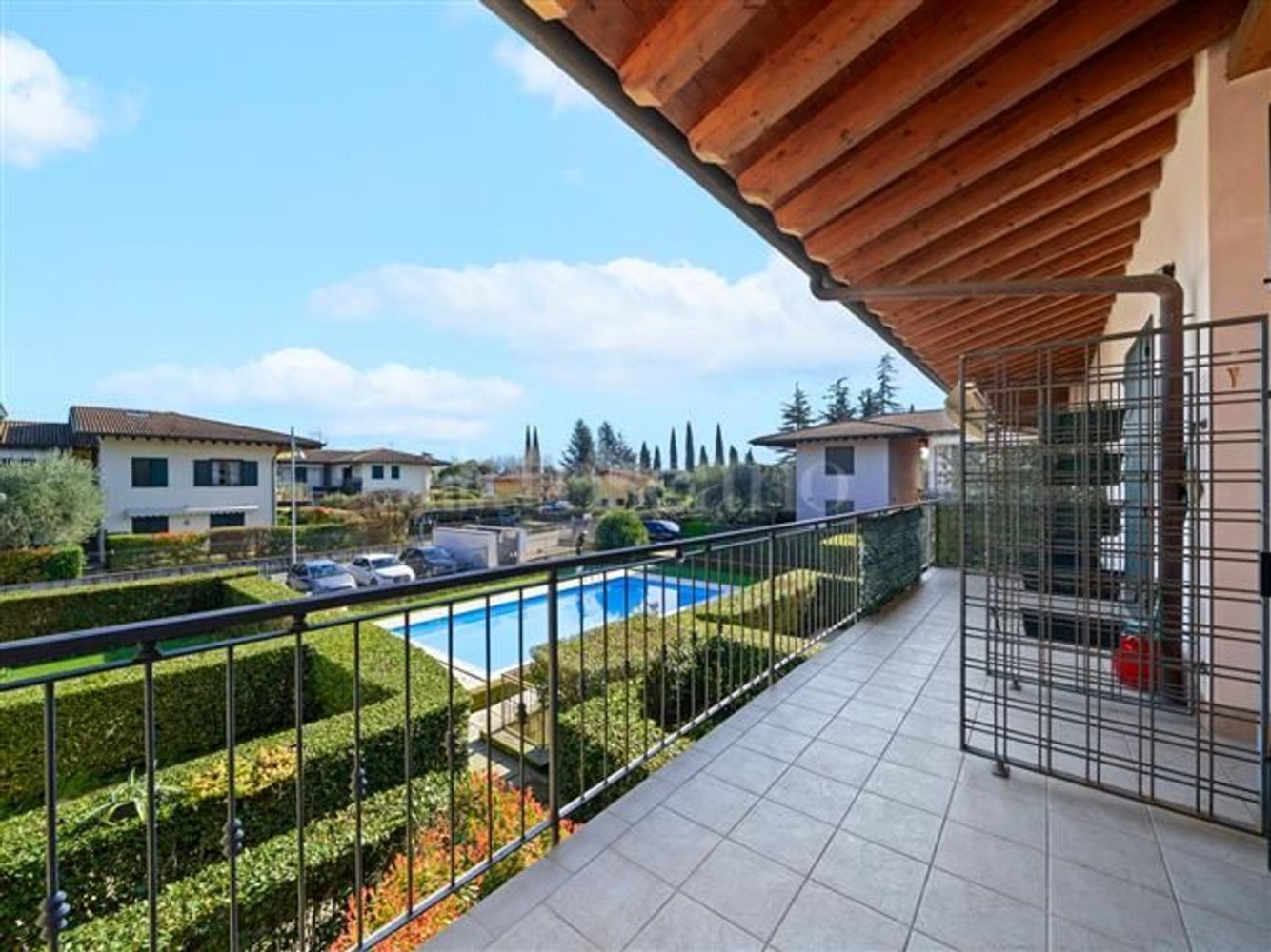 3غرفة شقة في Moniga del Garda, Italy رقم 5467