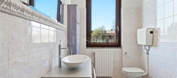 3غرفة شقة في Moniga del Garda, Italy رقم 5467 10