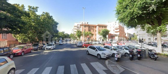 Imóvel comercial de 1 divisão em Rome, Italy N.º 301554 6