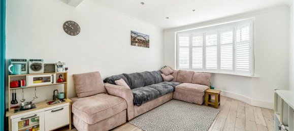 4 bedrooms House in Isleworth, United Kingdom No. 8489 5