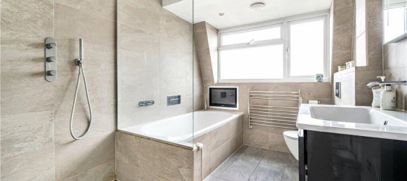 4 bedrooms House in Isleworth, United Kingdom No. 8489 13