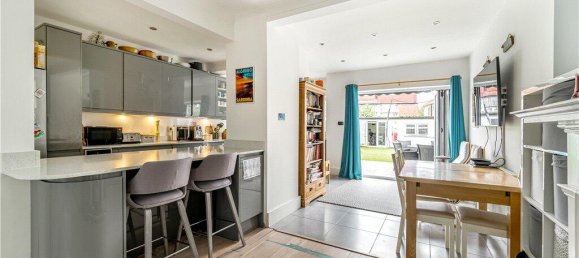 4 bedrooms House in Isleworth, United Kingdom No. 8489 6