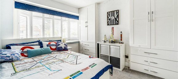 4 bedrooms House in Isleworth, United Kingdom No. 8489 9