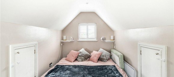 4 bedrooms House in Isleworth, United Kingdom No. 8489 11