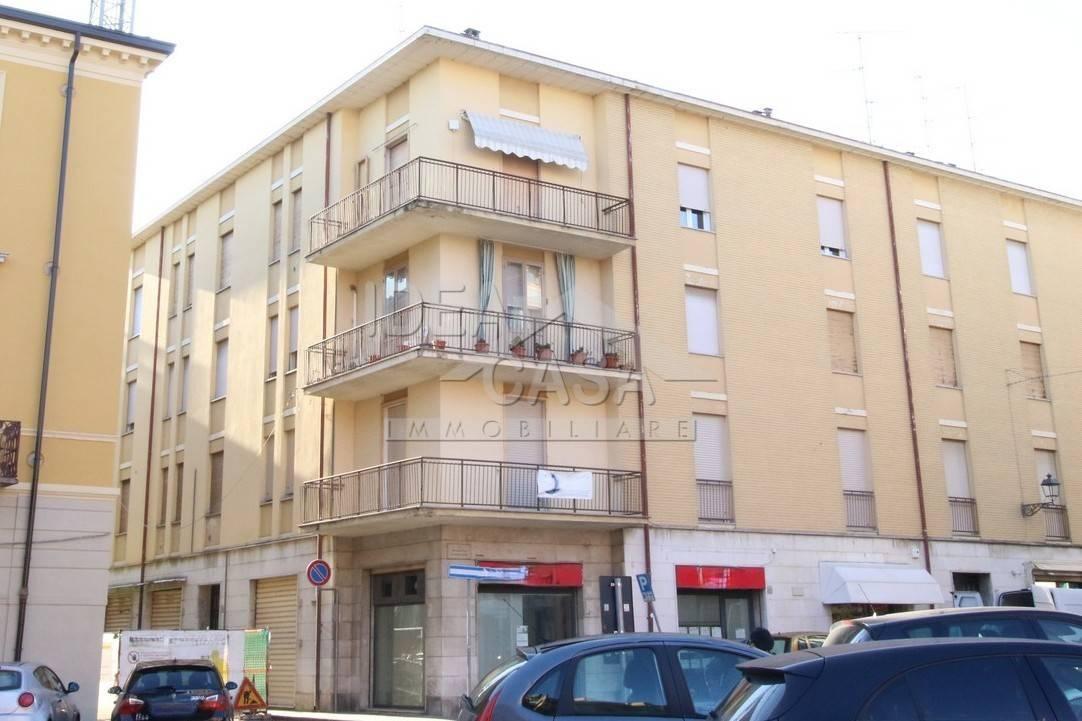 4 rooms Apartment in Mirandola, Italy No. 35665