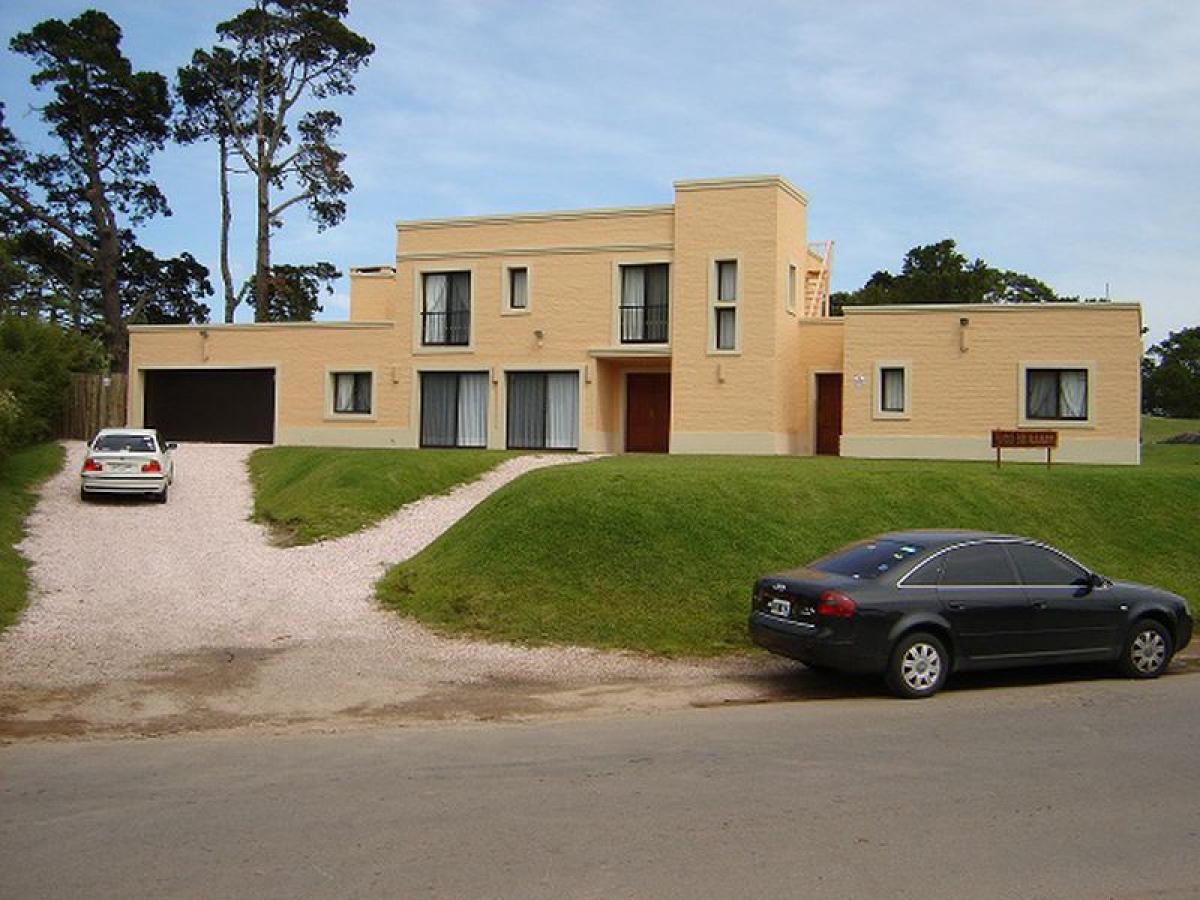4 bedrooms House in Maldonado, Uruguay No. 10295