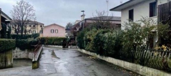 7-Zimmer Wohnung in Montebelluna, Italy, Nr. 206416 2