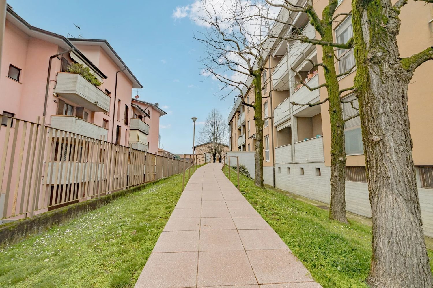 2غرفة شقة في Lodi, Italy رقم 5966