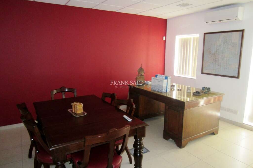 300m² Office in Marsa, Malta No. 11800