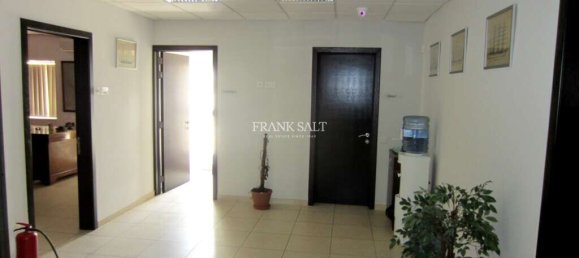 Büro in Marsa, Malta 300m², Nr. 11800 8