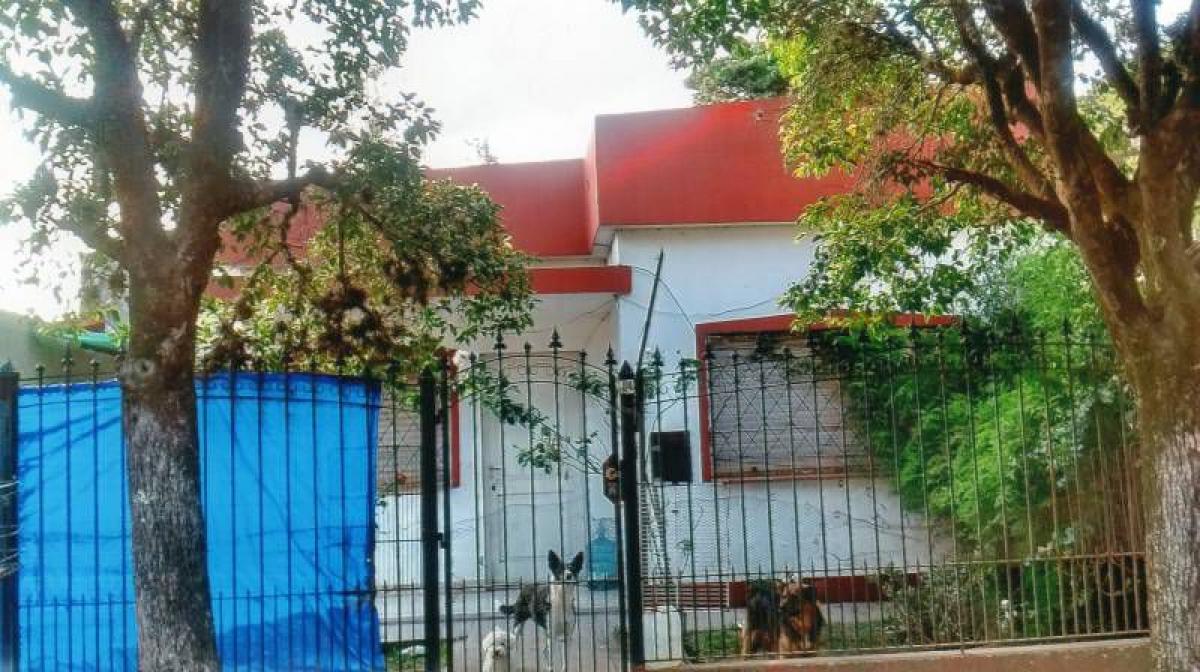 2 bedrooms House in Almirante Brown, Argentina No. 91925