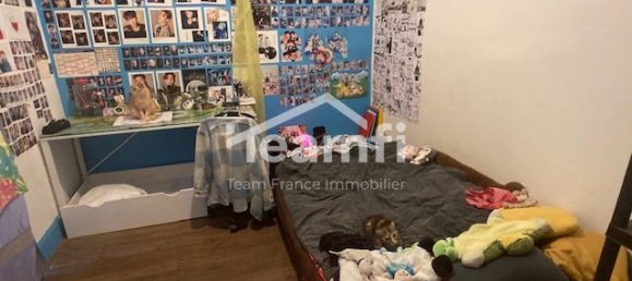 1-salle Bâtiment à Saint-Amand-Montrond, France No. 49645 10