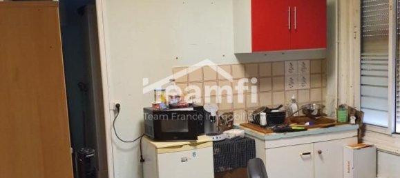 1-salle Bâtiment à Saint-Amand-Montrond, France No. 49645 9