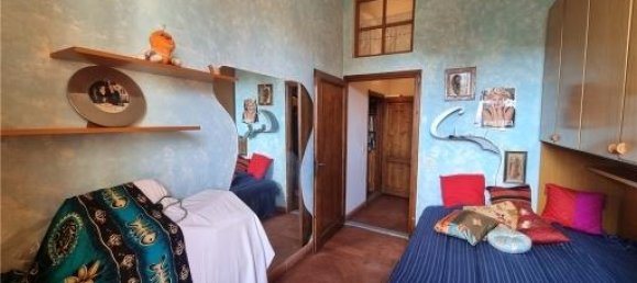 4 rooms Apartment in Florence, Italy No. 33933 11