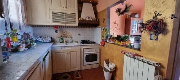 4 rooms Apartment in Florence, Italy No. 33933 7