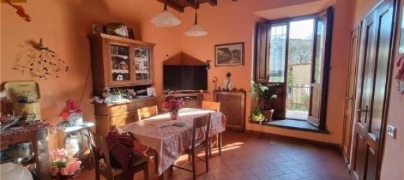 4 rooms Apartment in Florence, Italy No. 33933 10