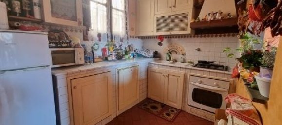 4 rooms Apartment in Florence, Italy No. 33933 5