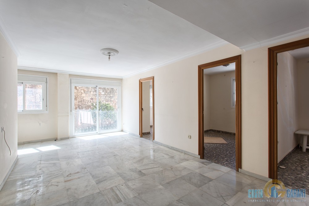 Propiedad comercial de 3 dormitorios en Marbella, Spain No. 9974