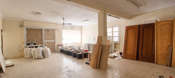 Propiedad comercial de 3 dormitorios en Marbella, Spain No. 9974 2