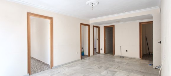 Propiedad comercial de 3 dormitorios en Marbella, Spain No. 9974 3