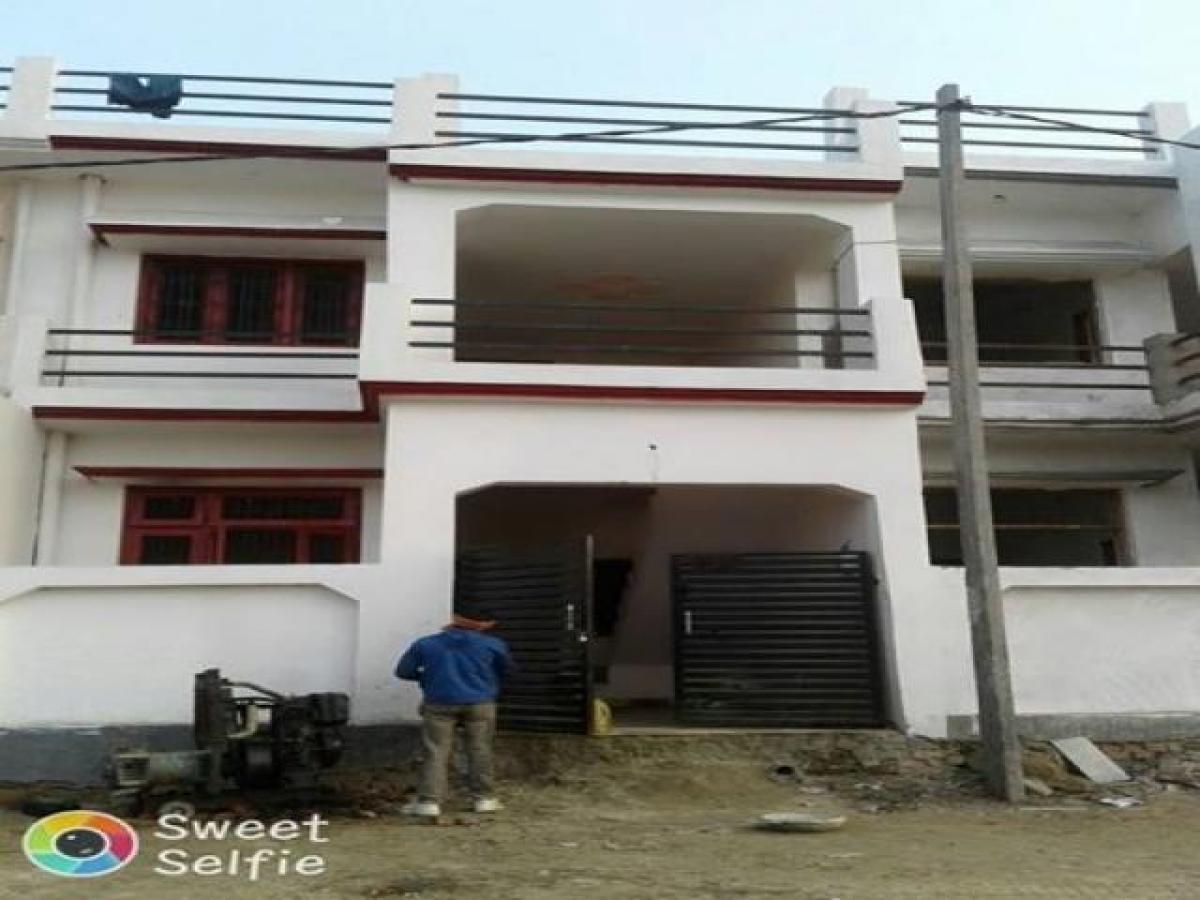 2 bedrooms House in Lucknow, India No. 25659