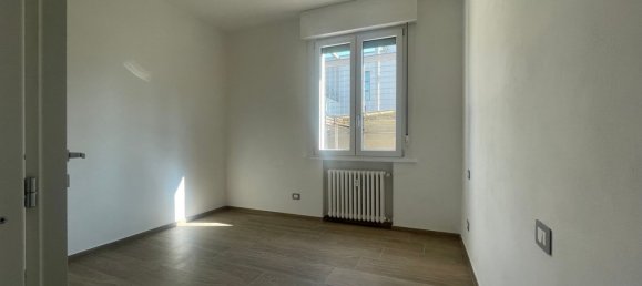 4 rooms Apartment in Reggio Emilia, Italy No. 289743 12