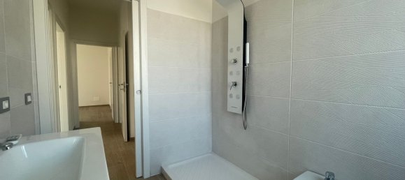 4 rooms Apartment in Reggio Emilia, Italy No. 289743 15