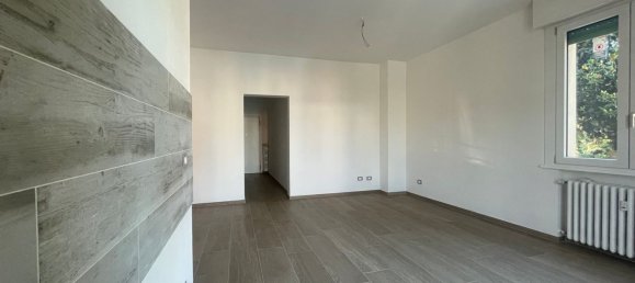 4 rooms Apartment in Reggio Emilia, Italy No. 289743 7