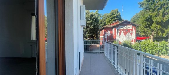 4 rooms Apartment in Reggio Emilia, Italy No. 289743 24