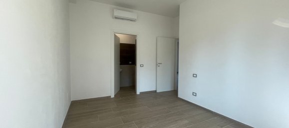 4 rooms Apartment in Reggio Emilia, Italy No. 289743 20