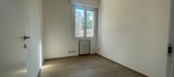 4 rooms Apartment in Reggio Emilia, Italy No. 289743 16