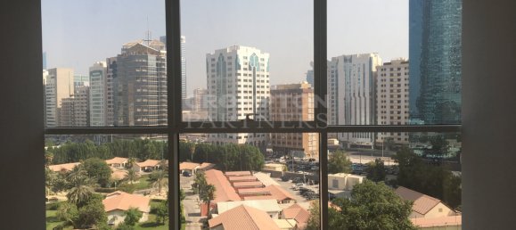 5 bedrooms Apartment in Corniche Road, UAE No. 5703 9