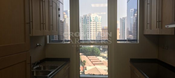 5 bedrooms Apartment in Corniche Road, UAE No. 5703 8
