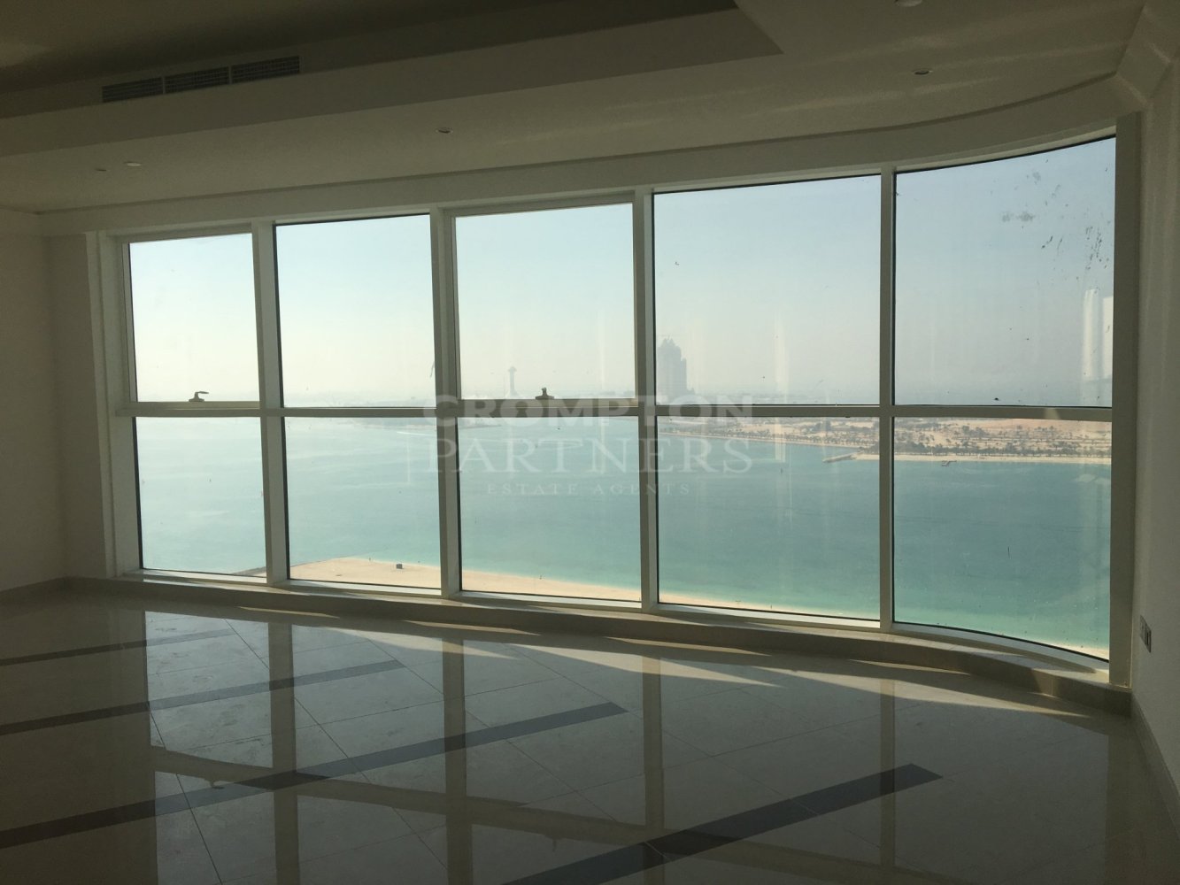 5 bedrooms Apartment in Corniche Road, UAE No. 5703