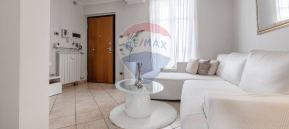 3 rooms Apartment in Casorate Sempione, Italy No. 207896 4