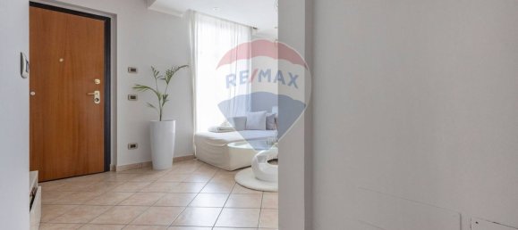 3 rooms Apartment in Casorate Sempione, Italy No. 207896 5